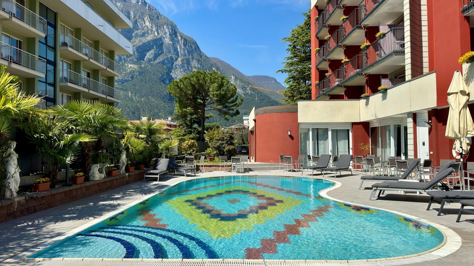 Hotel Royal Riva del Garda Bagian luar foto